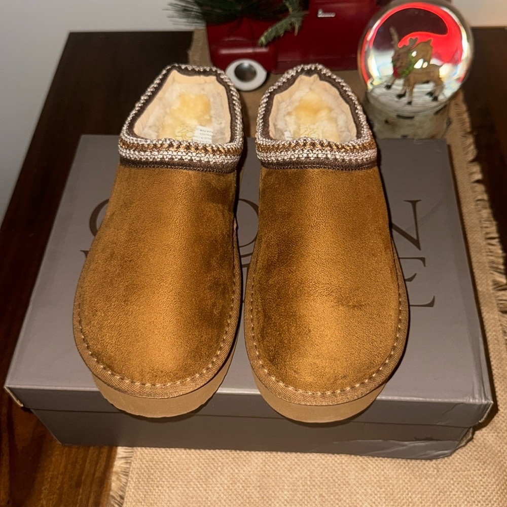 Slipper - Picture 2 of 6
